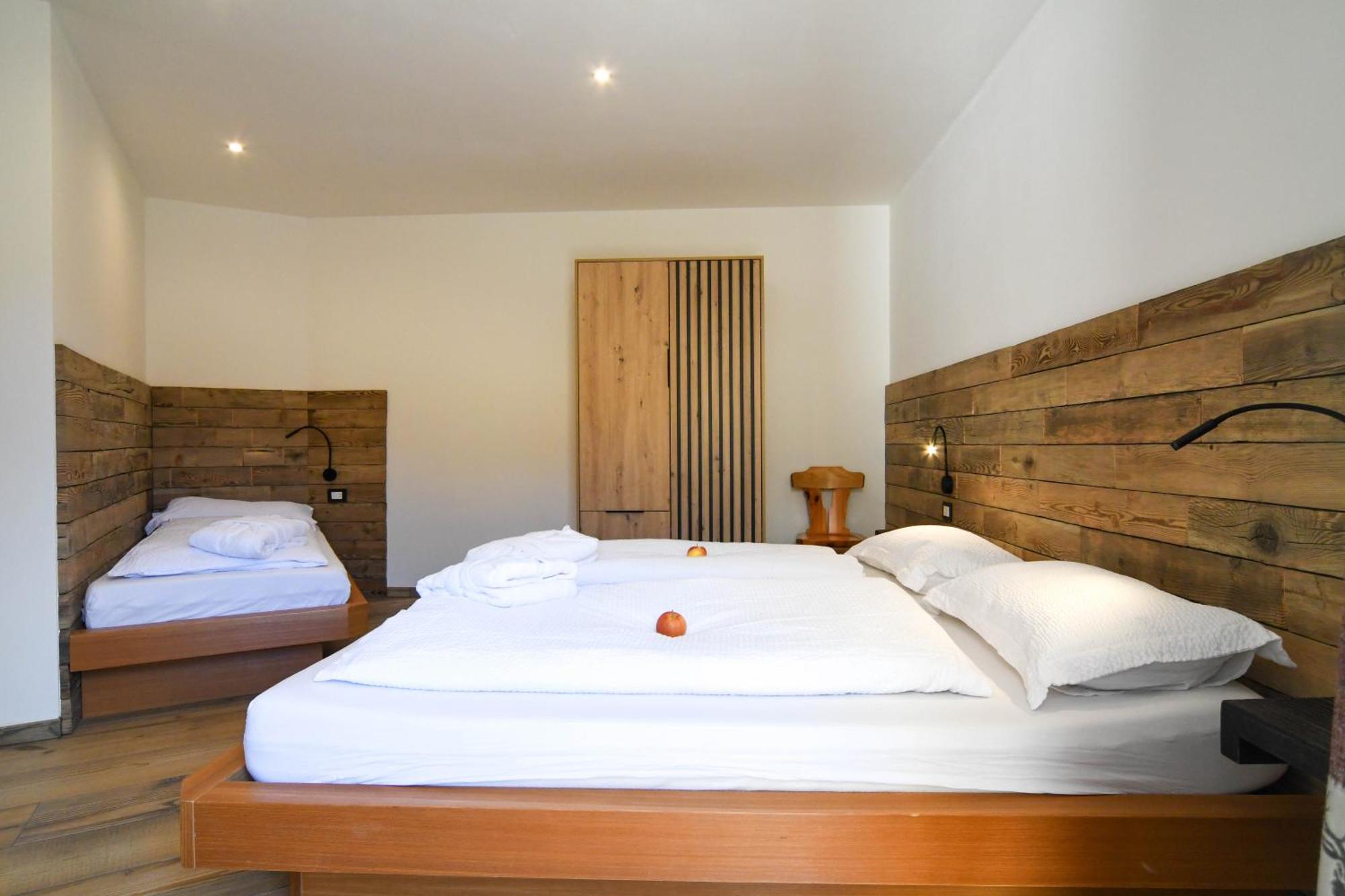 Bed and Breakfast Abete Rosso Teser im Fleimtal Exterior foto