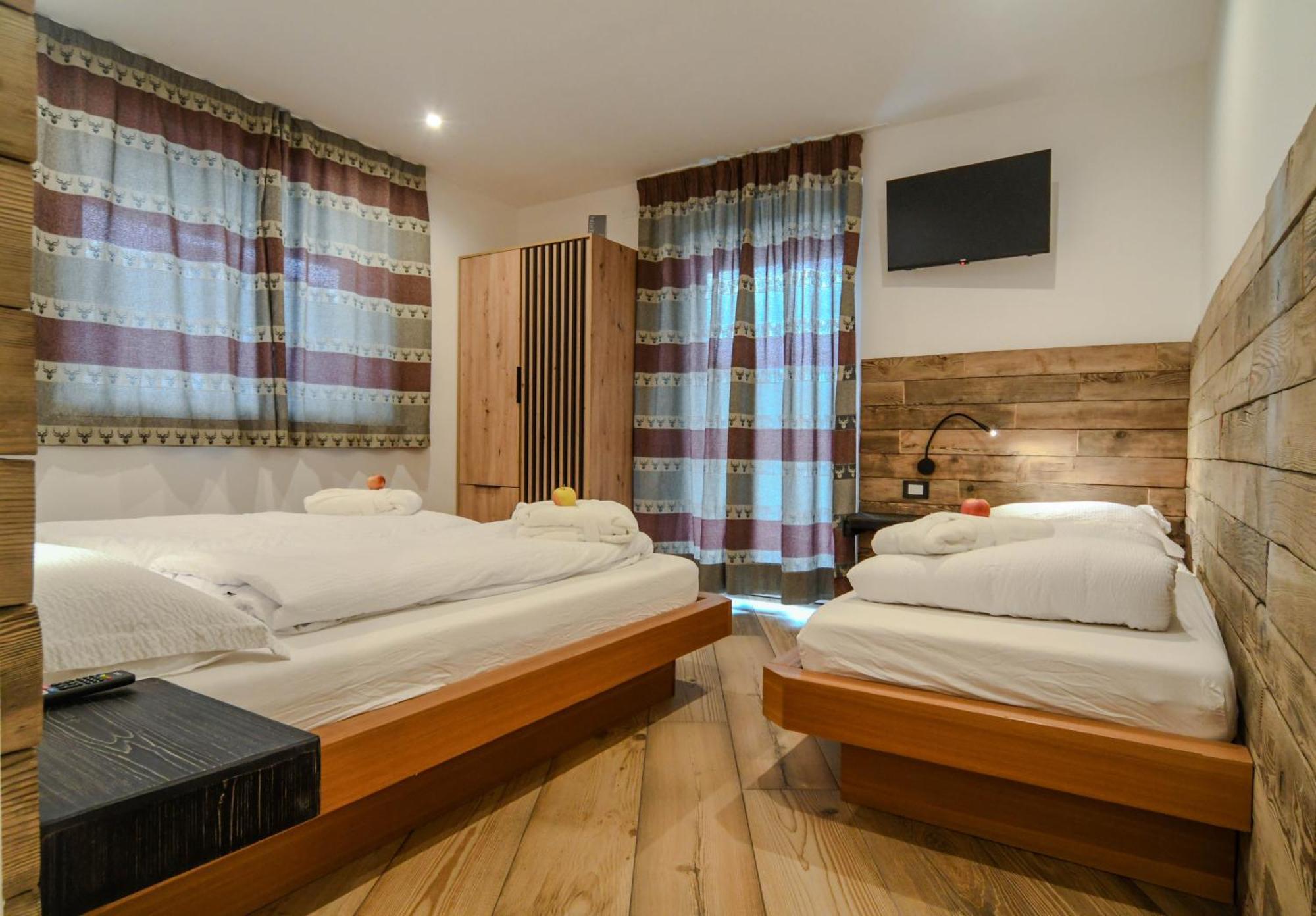 Bed and Breakfast Abete Rosso Teser im Fleimtal Exterior foto